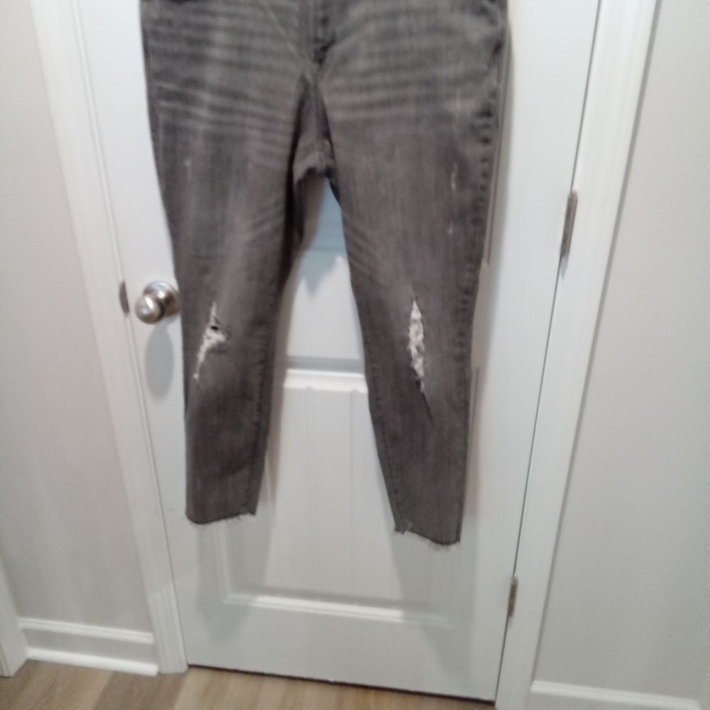 Old Navy Rockstar Women's Plus Size 16 Gray Distressed Ankle Cropped Jeans